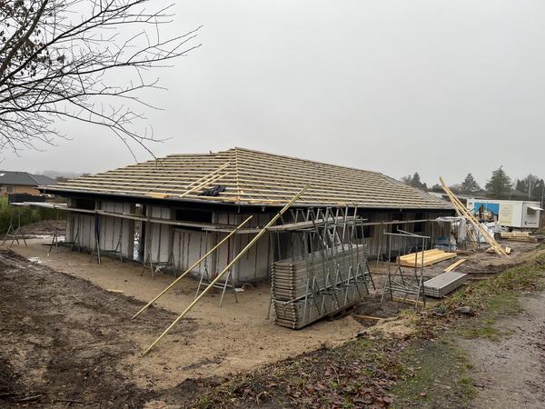 Belægning omkring hus, terrasse og indkørsel