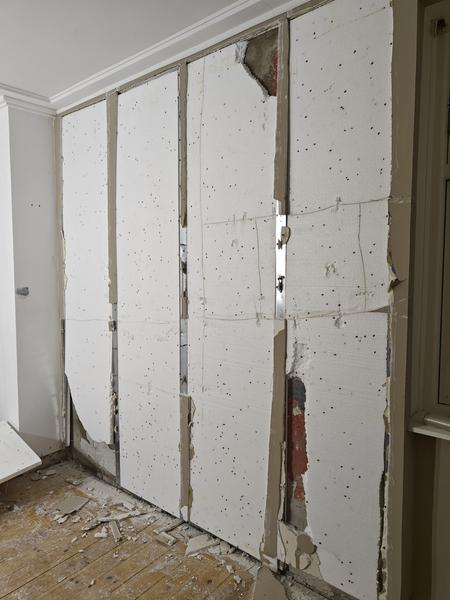 Udskiftning af vægisolering og gips