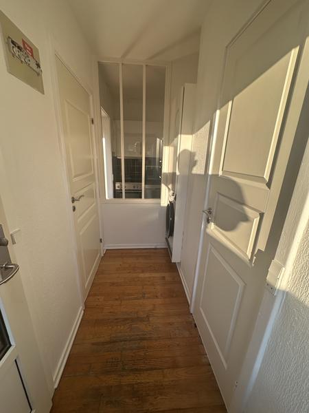 Slibning og behandling af gulv (45 m²)