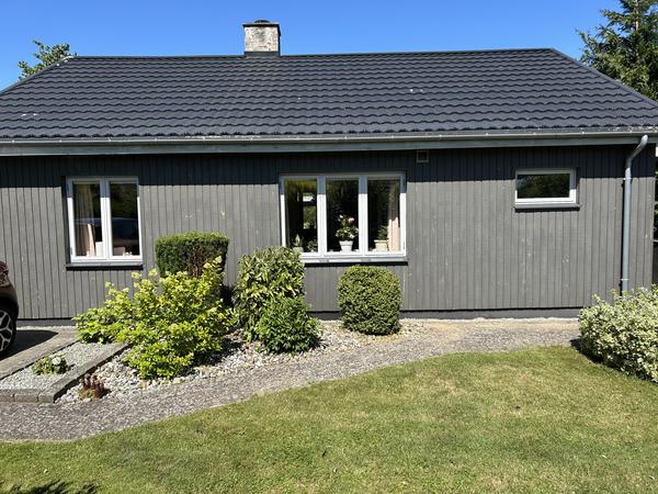 Maling af udvendig træbeklædning på hus