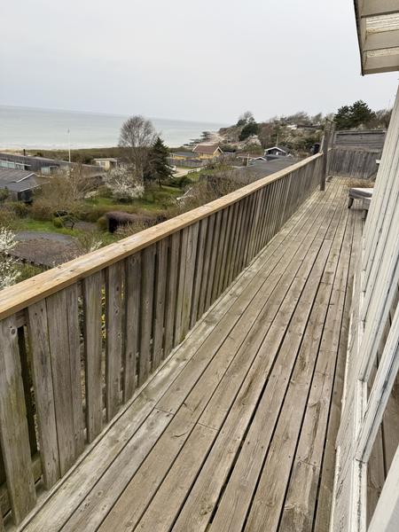 Opsætning af glas-rækværk på terrasse