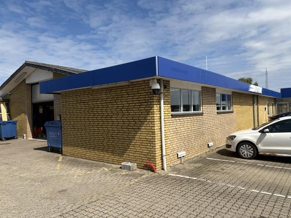 Beklædning af facade med aluminiumskompositplader
