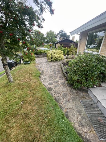 Udskiftning af fliser til indkørsel og terrasse