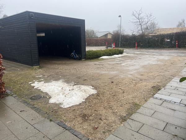 Flisebelægning af indkørsel