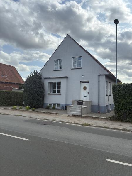 Pudsning af 3 facader og sokkel