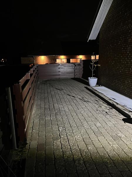 Lægning af træterrasse og opsætning af hegn m.m.