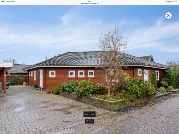 Slibning og maling af træhus og carport