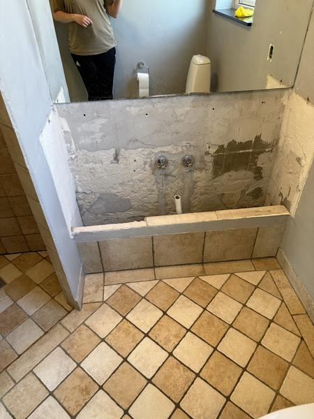 Microcement og nedrivning af halvvægge