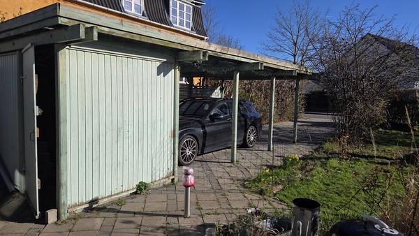 Nedrivning og opbygning af carport + hegn