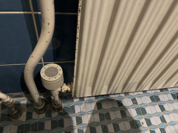VVS afblænding af radiatorrør