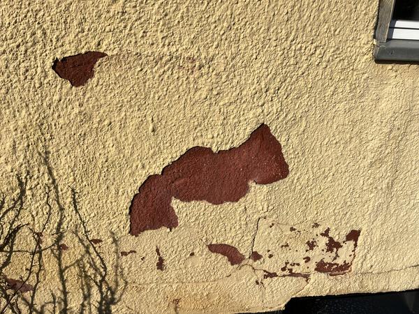 Reparation af revner og løs puds på mur