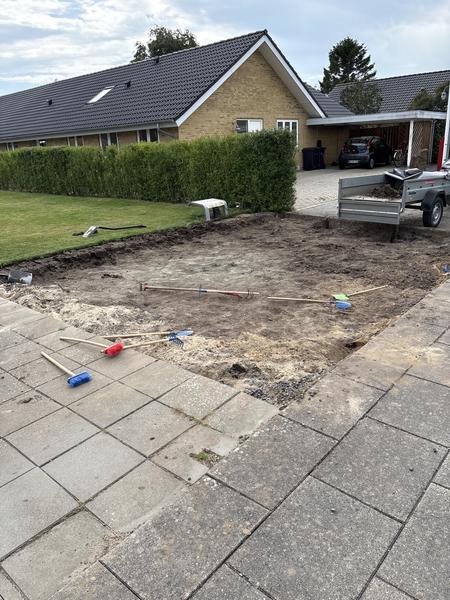 Lægning af fliser i have