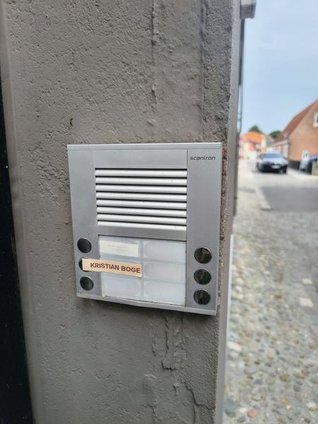 Udskiftning af porttelefonanlæg med nye enheder