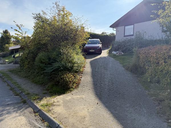Etablering af parkeringsplads og støttemur