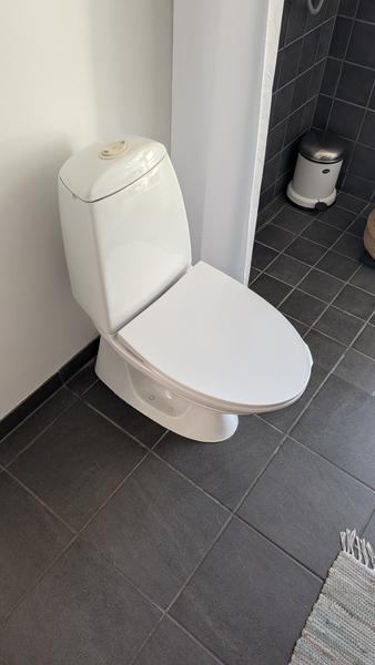Montering af nyt Ifö toilet