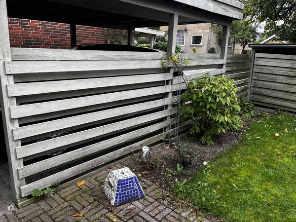Udskiftning af hegn samt nedtagelse af carport