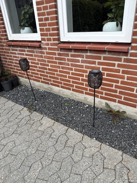 Installation af udendørsstik med jord på husmur