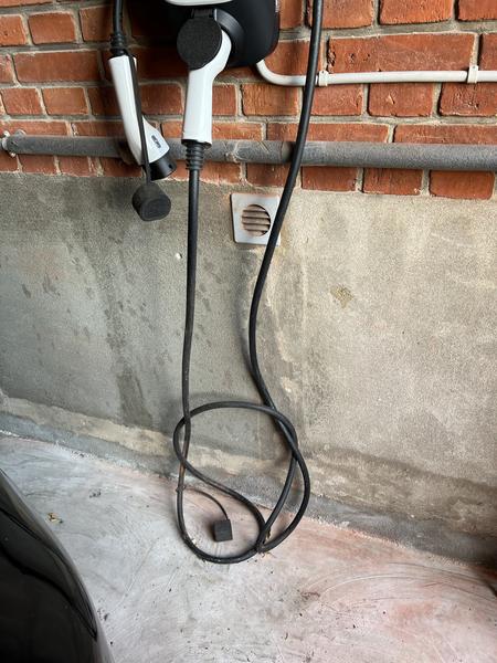 Vandskuring/pudsning af betonsokkel