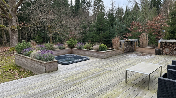 Udvidelse af terrasse og nedgravning til spabad
