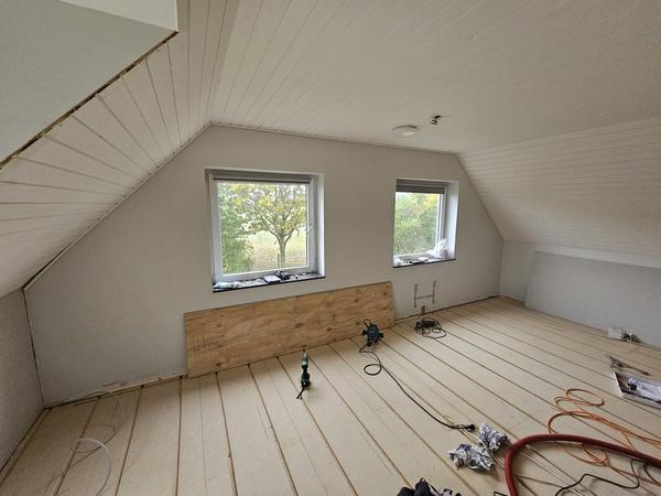Spartling, filt og maling af vægge og loft