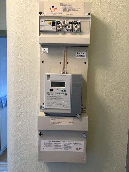Installation af induktionskomfur og kontakt
