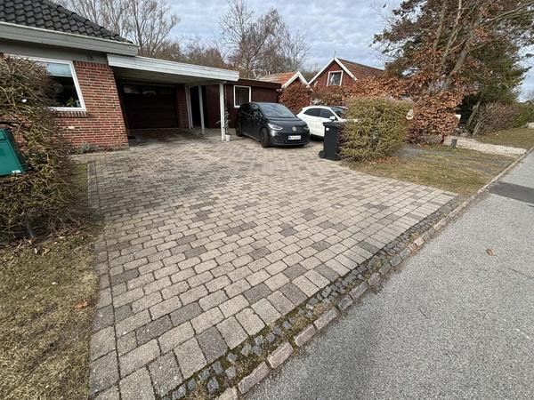 Lægning af indkørsel