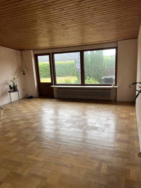 Vandskadeudbedring og gulvreetablering i bolig