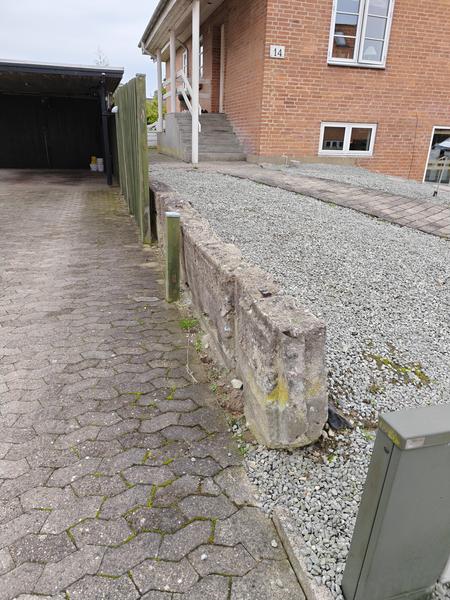 Nedtagning af beton støttemur