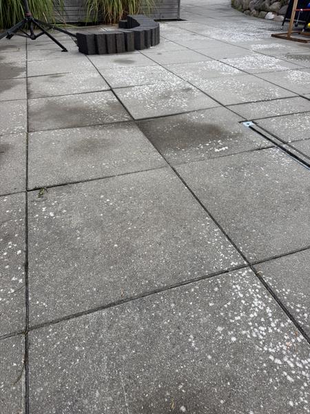 Omlægning af flisebelægning og regnvandsrende
