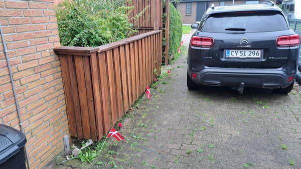 Belægning af indkørsel med betonfliser
