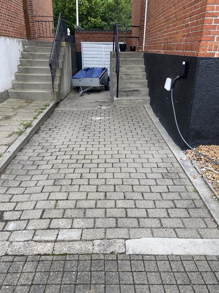 Etablering af indkørsel med chausse sten