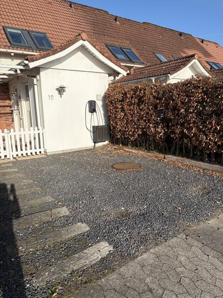 Lægning af fliser i indkørsel og terrasse