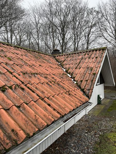 Udskiftning af tag med tagvindue og tagrender