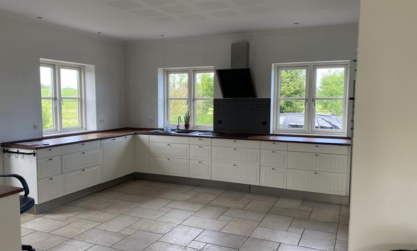 Slib og behandling af trægulv og trappe