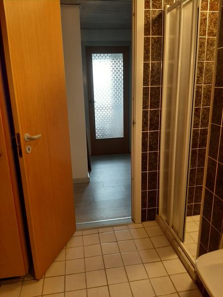 Fjernelse af fliser i badeværelse