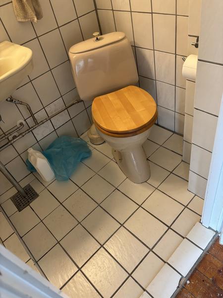 Udlægning af microcement på badeværelse