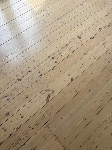 Slibning af trægulv med lak