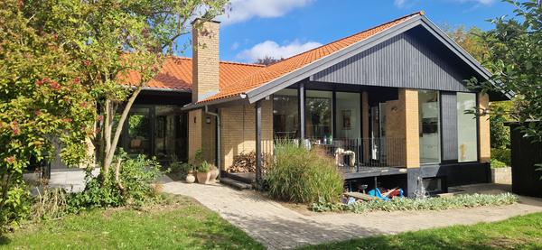 Maling af træværk på hus, terrasse og garage